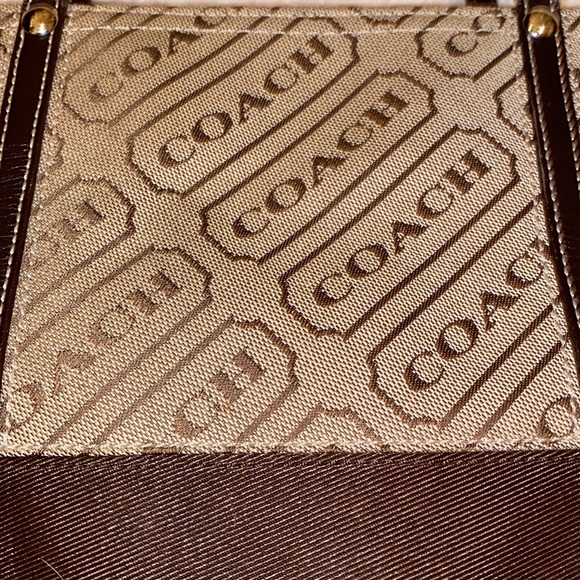 Authentic Coach Tote Handbag💜Lavender Lining - Picture 7 of 14